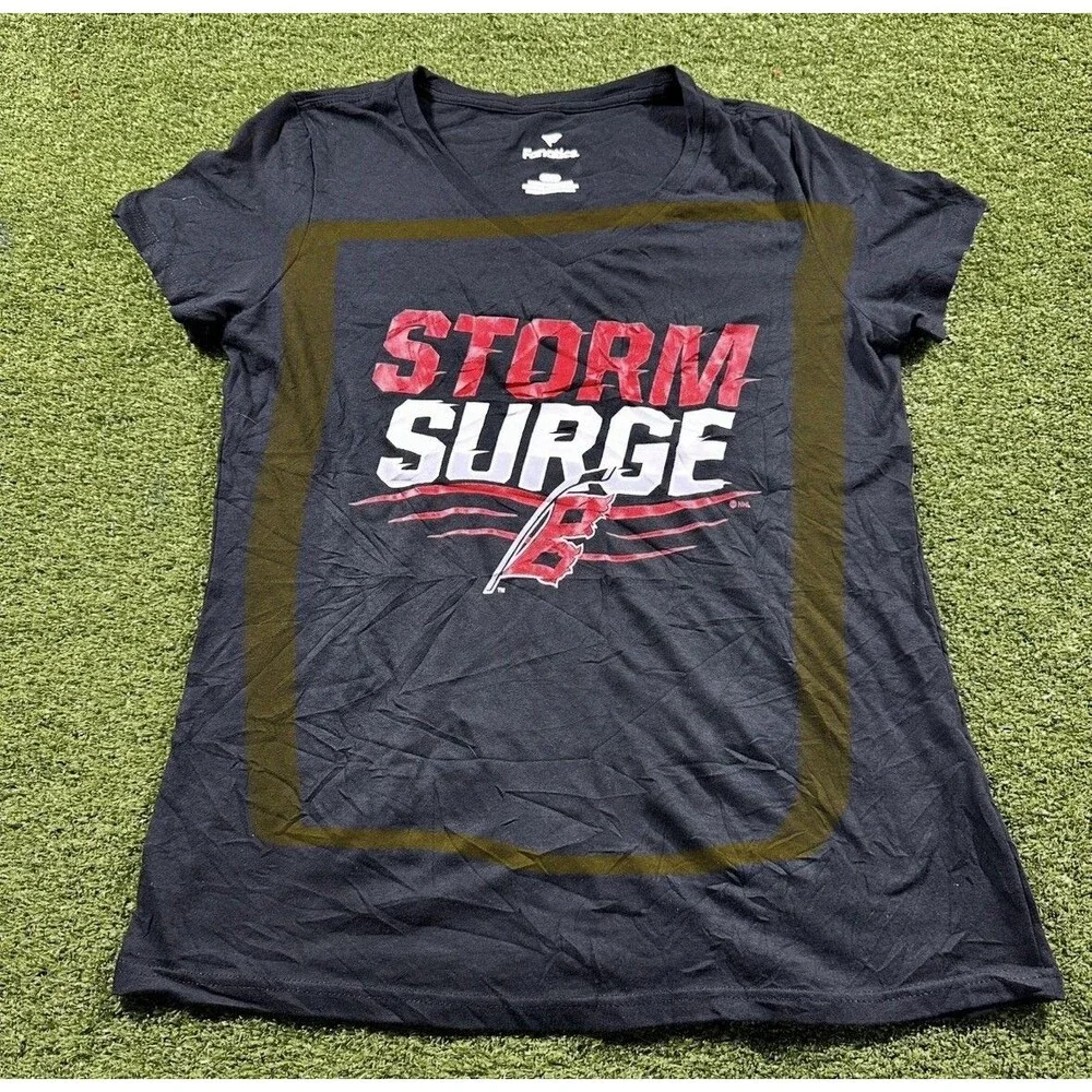 Carolina Hurricanes Women’s Tshirt S NWOT